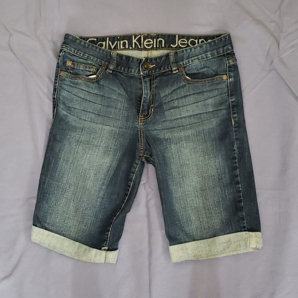 Calvin Klein Jeans Cuffed Shorts